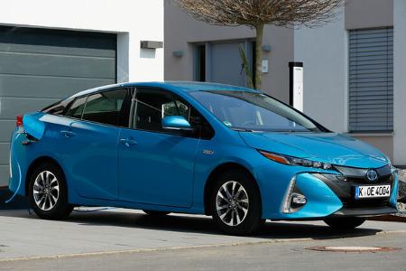 09/2019, Toyota Prius PHEV