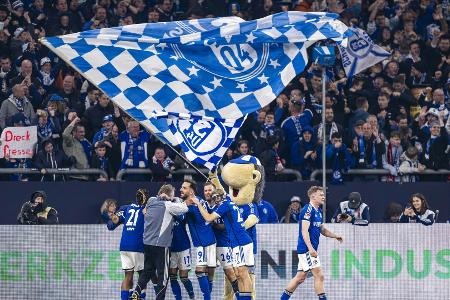 Terodde vor Geburtstag spendabel: Terodde vor Geburtstag spendabel: