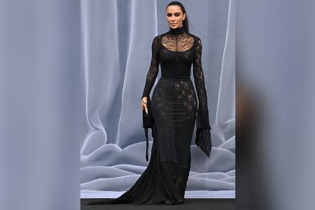 Kim Kardashian: So elegant zeigt sie sich in Paris