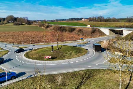 Franz Eberhofer Kreisel Kreisverkehr Reportage Frontenhausen Niederkaltenkirchen