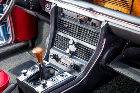 BMW 3.0 CS (1972) Mittelkonsole mit Schalthebel