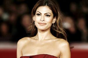 Eva Mendes wird 50: Auf diese Beauty-Tricks schwört die Schauspielerin