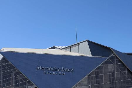 Mercedes-Benz Stadium (Atlanta Falcons) - Obwohl sich die Falcons 2017 nicht über die Super-Bowl-Trophäe freuen durften, gab es ein dickes Trostpflaster: Die im August 2017 eröffnete Spielstätte hat Platz für bis zu 71.000 Football-Fans (erweiterbar auf 75.000) und besitzt den größten LED-Screen der NFL.