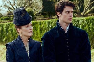 Julianne Moore als intrigante Adelige in Sky-Serie "Mary & George"