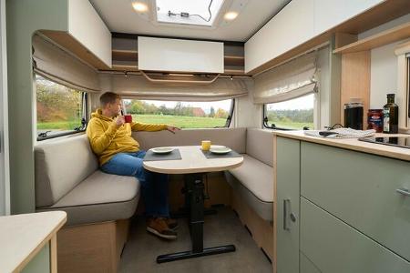 Supertest LMC Style 440 D Sitzbank mit Person