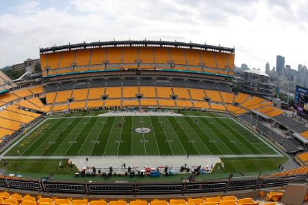 Acrisure Stadium (Pittsburgh Steelers) - Direkt am Ohio River gelegen steht die Heimstädte der Steelers. Das Stadion wurde 2001 eröffnet und bietet heute 68.400 Zuschauern Platz.