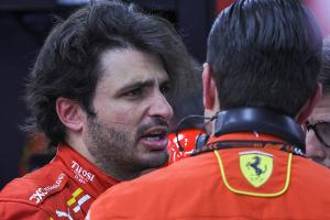 Blinddarm-OP bei Sainz - Bearman ersetzt den Ferrari-Piloten