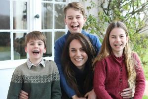 Prinzessin Kate entschuldigt sich für manipuliertes Familienfoto