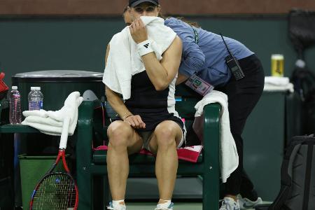 Rücken bremst Kerber aus - Zverev im Viertelfinale Rücken bremst Kerber aus - Zverev im Viertelfinale