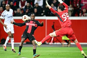 Schick der Retter: Bayer kämpft sich ins Viertelfinale