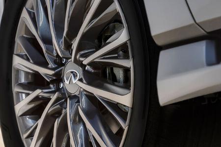 Infiniti QX80