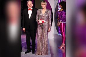 Rosenball in Monte-Carlo: Fürstin Charlène funkelt im Disco-Jumpsuit