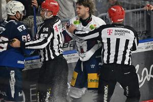 DEL: Bremerhaven und München im Halbfinale