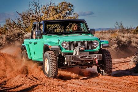 03/2024 Jeep Low Down / Willys Dispatcher / Gladiator Rubicon / Vacationeer Concept Moab Easter Jeep Safari