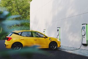 Lohnt sich eine E-Auto-Ladestation auch für Unternehmen?