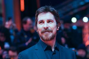 Das soll Christian Bale sein? Erstes Bild als Frankensteins Monster