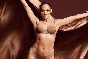 Mit 54 Jahren: Jennifer Lopez zeigt ihre Kurven in Dessous-Shooting