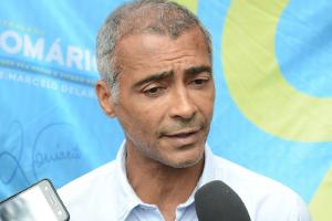 Romario kehrt mit 58 Jahren auf den Rasen zurück