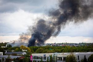 Großbrand in Braunschweiger Industriegebiet: Explosionen