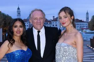 Salma Hayek: Glamouröser Auftritt mit Ehemann und Stieftochter