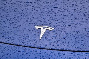 Stellenabbau bei Tesla - Experte erwartet "Durchhänger-Jahr"