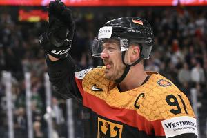 Eishockey: Kapitän Müller springt in den 200er-Klub