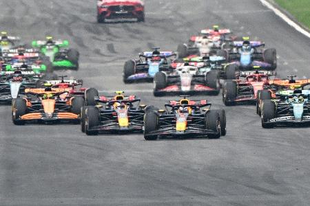 Erster Sieg in China: Verstappen fährt erneut allen davon Erster Sieg in China: Verstappen fährt erneut allen davon