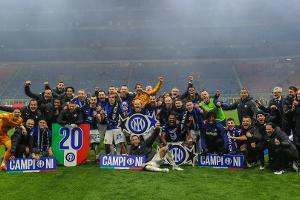 Feuerwerk und Champagner: Inter feiert Scudetto