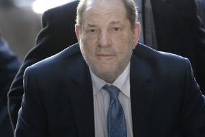 Vergewaltigungsurteil gegen Harvey Weinstein in New York aufgehoben