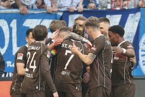 St. Pauli hat mindestens Relegationsplatz sicher