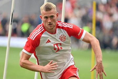 Matthijs de Ligt - Note: 3,0 (bis 46.) - Ein Zusammenprall mit Dina-Ebimbe zu Spielbeginn machte de Ligt zumindest aus sportlicher Sicht nichts aus, der Niederländer ließ sich nichts zu Schulden kommen. Blieb in Halbzeit zwei allerdings in der Kabine - womöglich eine Sicherheitsmaßnahme mit Blick auf der CL-Duell gegen Real Madrid.