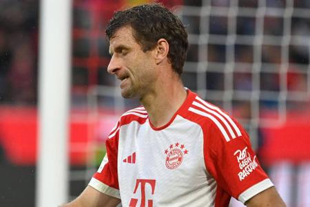 Thomas Müller - Note: 4,0 - Entpuppte sich als Chancentod, war aber immerhin ein Aktivposten und wirbelte die Frankfurter Abwehr mehrfach durcheinander.