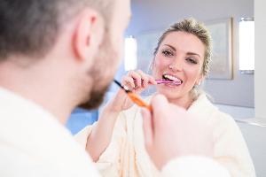 Dreimal täglich oder nur einmal: Wie oft putzen Sie Zähne?