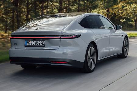 Nio ET7
