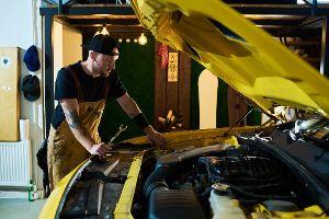Kann Ihre normale Werkstatt auch Ihr E-Auto warten und reparieren?