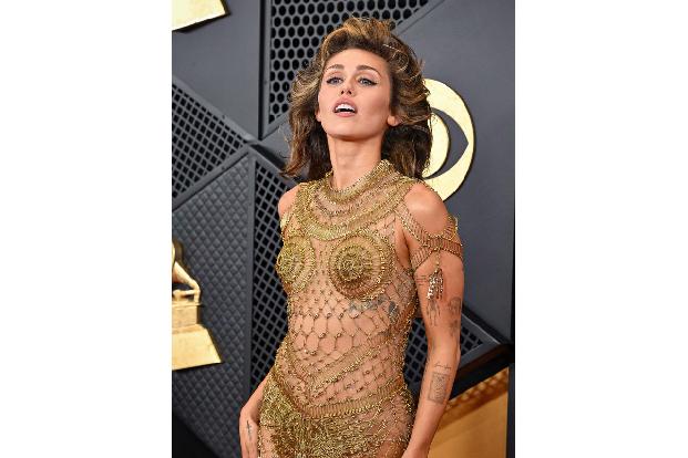 Miley Cyrus isst nach langen Jahren als Veganerin seit 2020 auch wieder Fisch. 