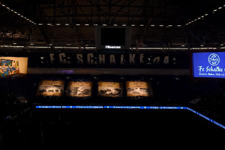 Bundesliga: Schalke - Hannover - Sechs Monate lang arbeiteten die Schalker Anhänger an dieser phantastischen Showeinlage.