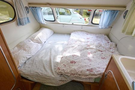 Oldie-Caravan Mostard