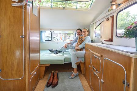 Oldie-Caravan Mostard