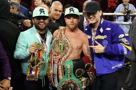 Alvarez bleibt unangefochtener Champion im Supermittelgewicht Alvarez bleibt unangefochtener Champion im Supermittelgewicht