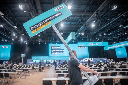Drei Tage lang beraten die Delegierten beim CDU-Bundesparteitag und stimmen über ein neues Grundsatzprogramm der Union ab.