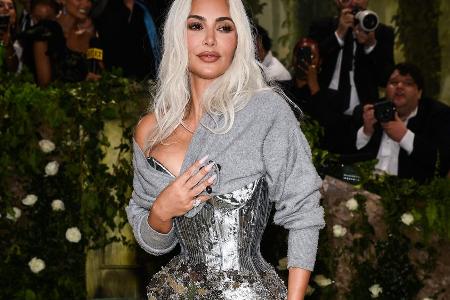 Atmen als Kunstform: Kim Kardashian gibt Einblick in Met-Gala-Auftritt Atmen als Kunstform: Kim Kardashian gibt Einblick in Met-Gala-Auftritt