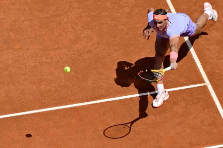 Nadal kämpft sich in die zweite Runde von Rom Nadal kämpft sich in die zweite Runde von Rom