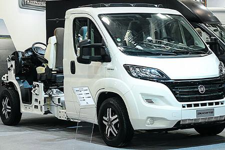 Fiat Ducato Back-to-Back Fahrgestell