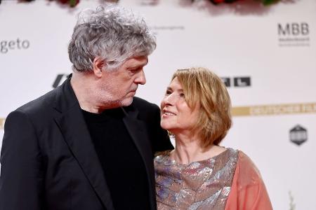 Regisseur Matthias Glasner und Schauspielerin Corinna Harfouch auf dem roten Teppich.