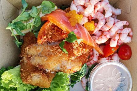 Stjerneskud,Varainte des dänischen Nationalgerichts Smørrebrød, Fisch, Salat,Tomate