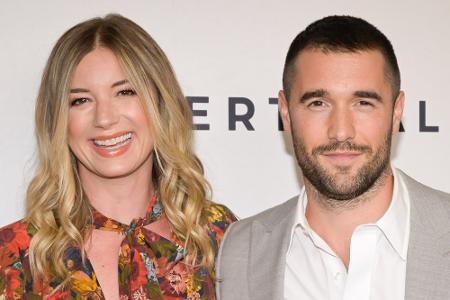 Emily VanCamp und Josh Bowman