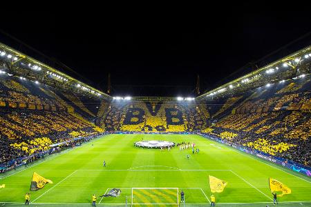 Champions League: Borussia Dortmund - Paris Saint-Germain - Große Anlässe erfordern große Taten. Das denken sich auch die BVB-Fans, die das Achtelfinal-Hinspiel ihrer Borussia in der Champions-League-Saison 2019/20 gegen PSG mit dieser irren Choreo krönen.