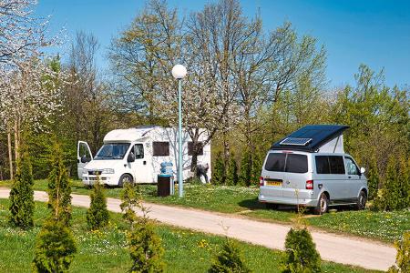 Campingwagen, BŠume, Wiese, Blumen, Laterne, Stra§en