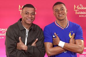 Mbappe enthüllt Wachsfigur - Ausstellung in Berlin